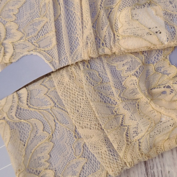 NEW Claire Fishnet Gloves Cream Beige - Picture 3 of 7